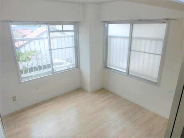 リッチウォーク城の東の物件内観写真